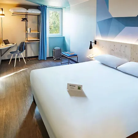 Ibis Styles Lisses Paris Sud Hotel 3*