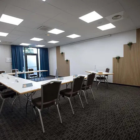 Ibis Styles Lisses Hotell 3*