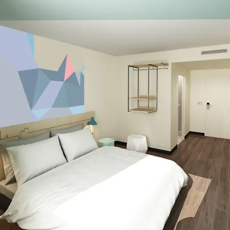 Отель Ibis Styles Lisses Эври