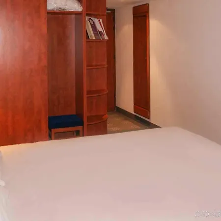Ibis Styles Lisses Hotel 3*